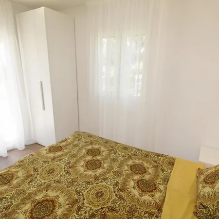 بيت للعطل Seaside House Rozac, - 27222 أوماغ